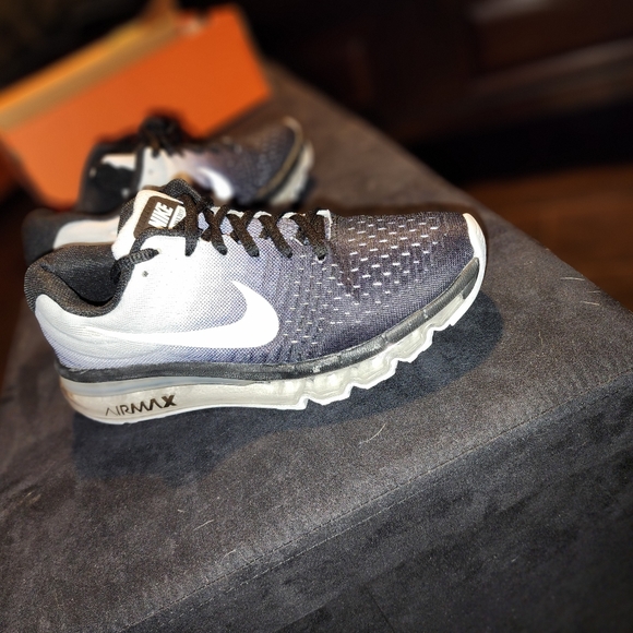 2017 Nike Airmax limited edition - Picture 7 of 10